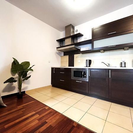 Jagielly Apartment ~ Self Check-In 24H ~ Parking & Lift วรอตซวาฟ ภายนอก รูปภาพ