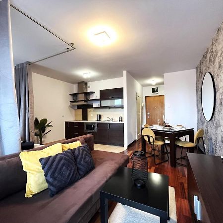 Jagielly Apartment ~ Self Check-In 24H ~ Parking & Lift วรอตซวาฟ ภายนอก รูปภาพ