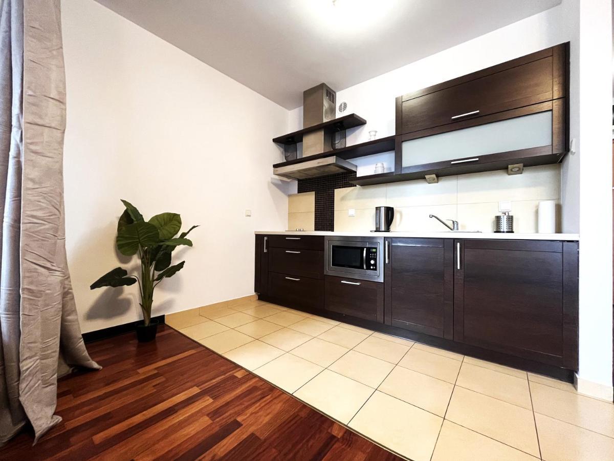 Jagielly Apartment ~ Self Check-In 24H ~ Parking & Lift วรอตซวาฟ ภายนอก รูปภาพ