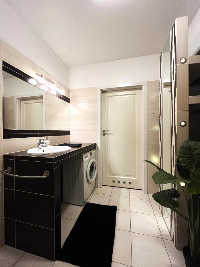 Jagielly Apartment ~ Self Check-In 24H ~ Parking & Lift วรอตซวาฟ ภายนอก รูปภาพ