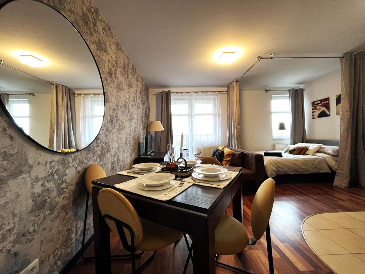 Jagielly Apartment ~ Self Check-In 24H ~ Parking & Lift วรอตซวาฟ ภายนอก รูปภาพ
